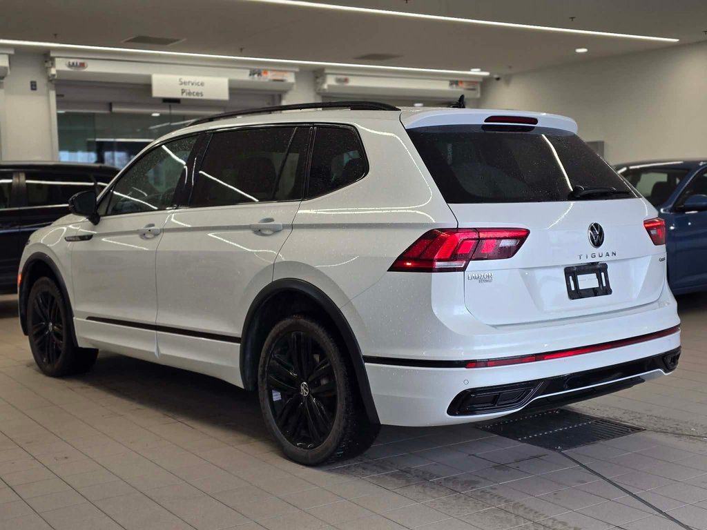 Volkswagen Tiguan Comfortline R-Line Black Edition DÉMARREUR | PANO 2022 à Laval, Québec - 4 - w1024h768px