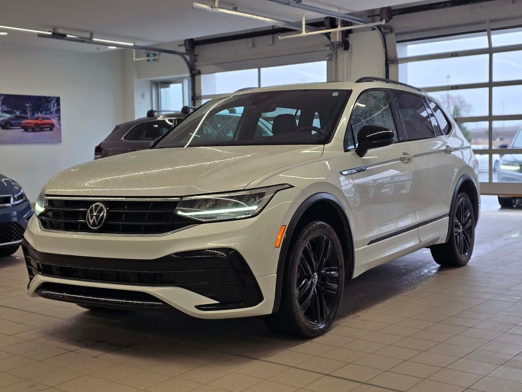 Volkswagen Tiguan Comfortline R-Line Black Edition DÉMARREUR | PANO 2022 à Laval, Québec - 3 - w1024h768px