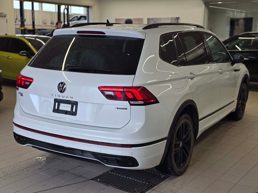Volkswagen Tiguan Comfortline R-Line Black Edition DÉMARREUR | PANO 2022 à Laval, Québec - 6 - w1024h768px