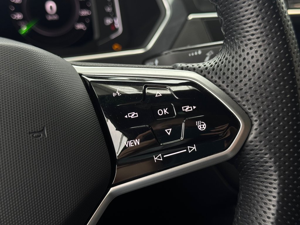 Volkswagen Tiguan Comfortline R-Line Black Edition DÉMARREUR | PANO 2022 à Laval, Québec - 15 - w1024h768px