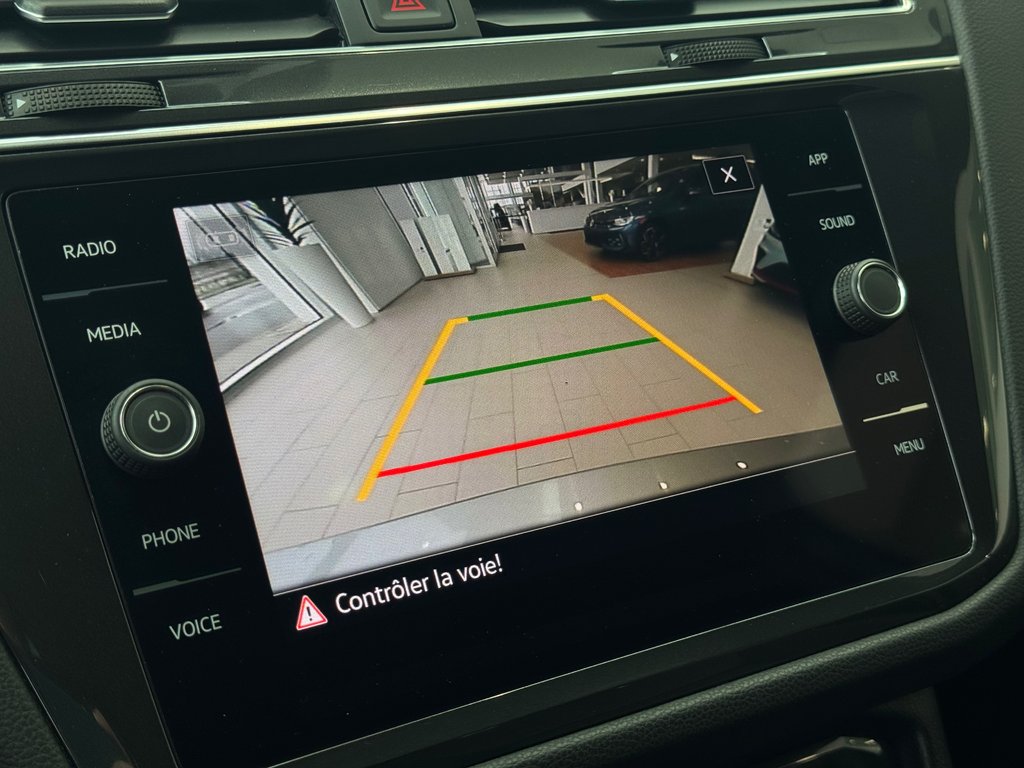 Volkswagen Tiguan Comfortline R-Line Black Edition DÉMARREUR | PANO 2022 à Laval, Québec - 19 - w1024h768px