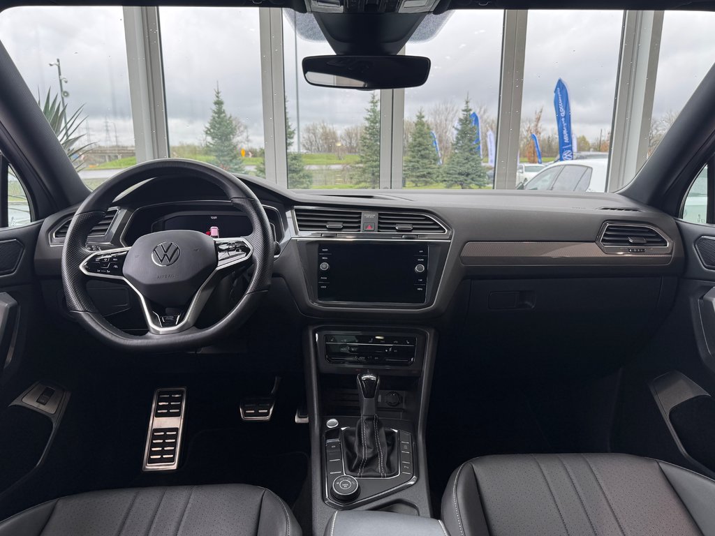 Volkswagen Tiguan Comfortline R-Line Black Edition DÉMARREUR | PANO 2022 à Laval, Québec - 11 - w1024h768px