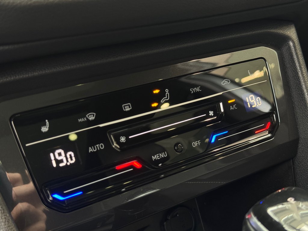 Volkswagen Tiguan Comfortline R-Line Black Edition DÉMARREUR | PANO 2022 à Laval, Québec - 17 - w1024h768px
