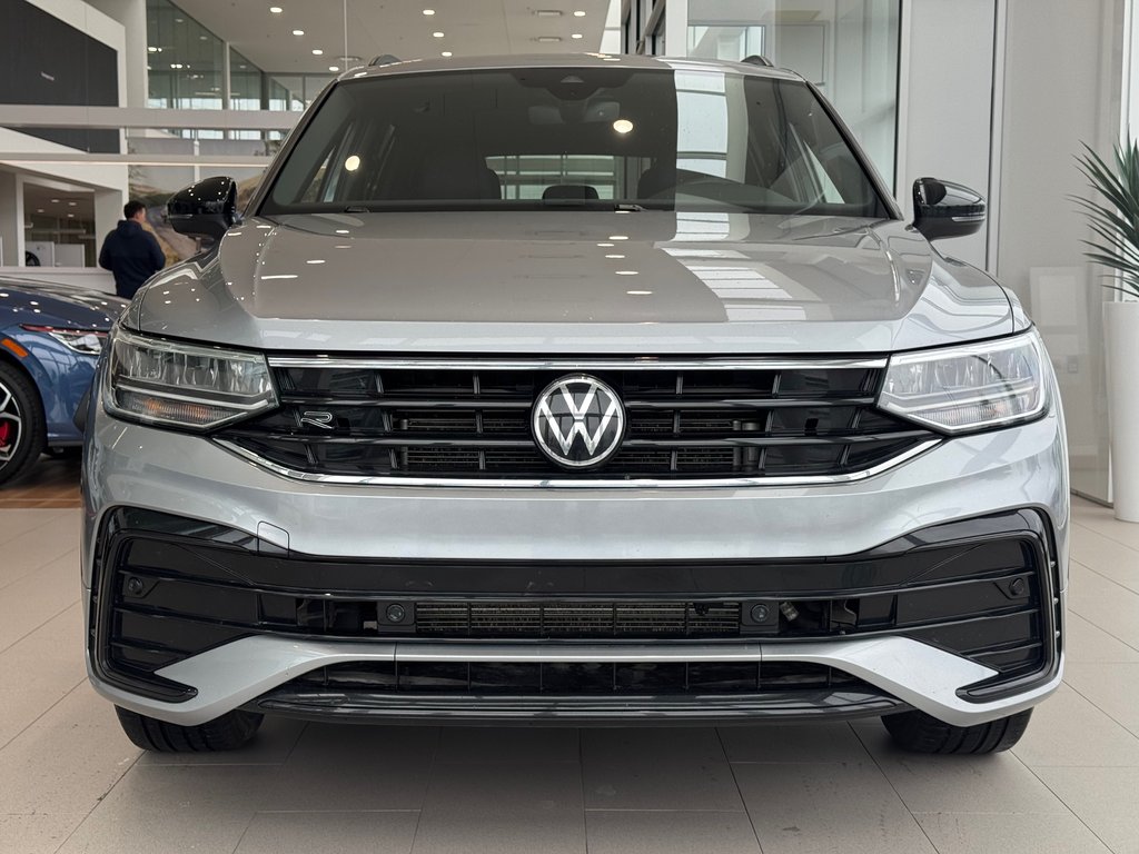 Volkswagen Tiguan Comfortline R-Line Black Edition DÉMARREUR | PANO 2022 à Laval, Québec - 3 - w1024h768px