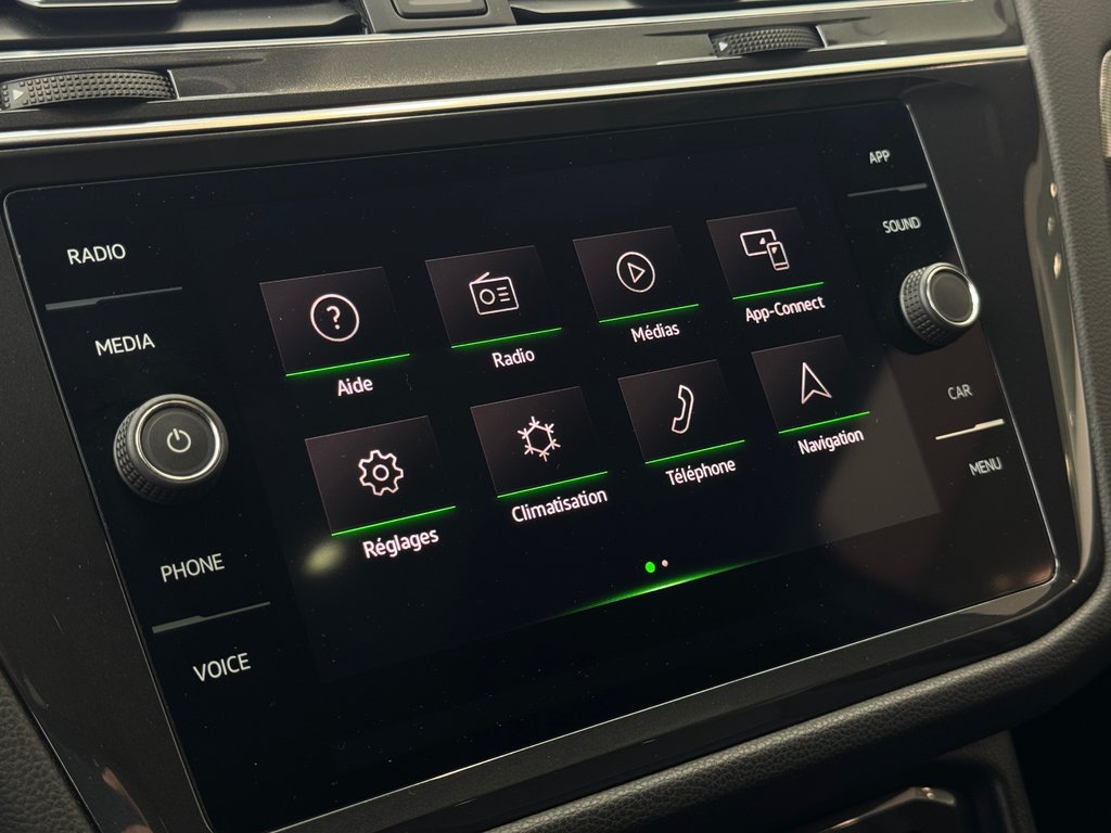 Volkswagen Tiguan Comfortline R-Line Black Edition DÉMARREUR | PANO 2022 à Laval, Québec - 18 - w1024h768px