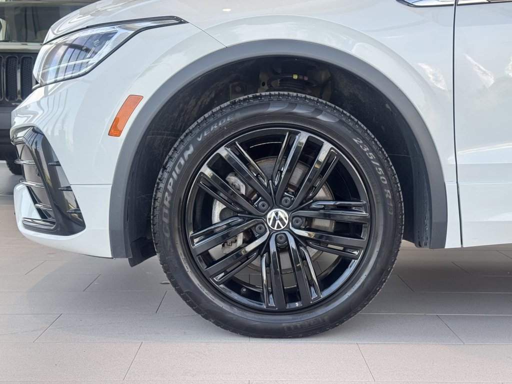 Volkswagen Tiguan Comfortline R-Line Black Edition 4MOTION | DÉMARREUR | TOIT PANO +++ 2022 à Laval, Québec - 5 - w1024h768px