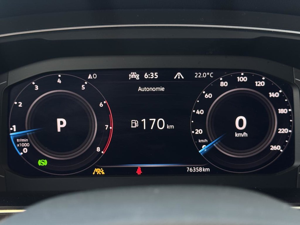 Volkswagen Tiguan Comfortline R-Line Black Edition 4MOTION | DÉMARREUR | TOIT PANO +++ 2022 à Laval, Québec - 13 - w1024h768px