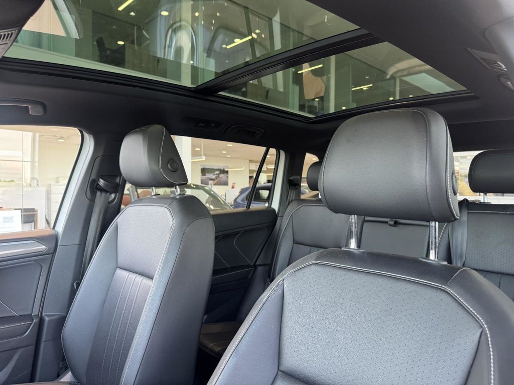 Volkswagen Tiguan Comfortline R-Line Black Edition 4MOTION | DÉMARREUR | TOIT PANO +++ 2022 à Laval, Québec - 20 - w1024h768px