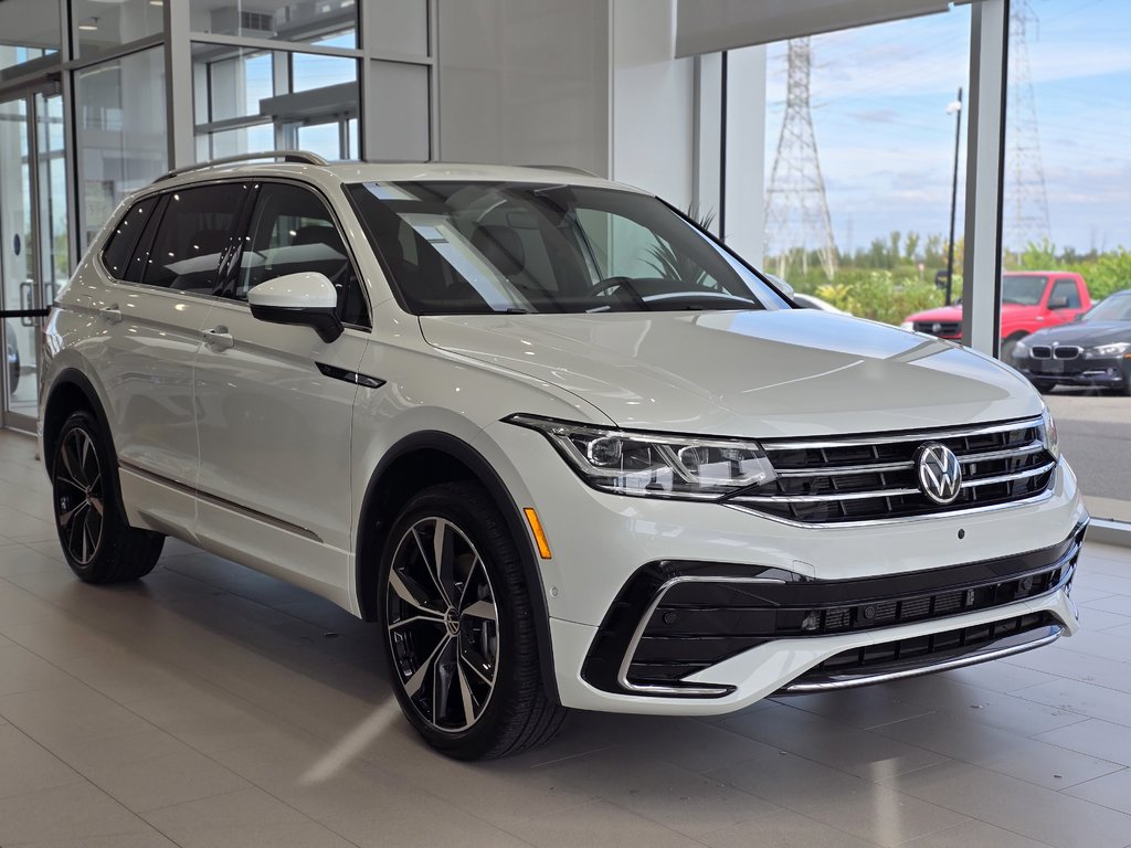 Tiguan Highline R-Line PANO | NAV | CARPLAY | CUIR | +++ 2023 à Laval, Québec - 1 - w1024h768px