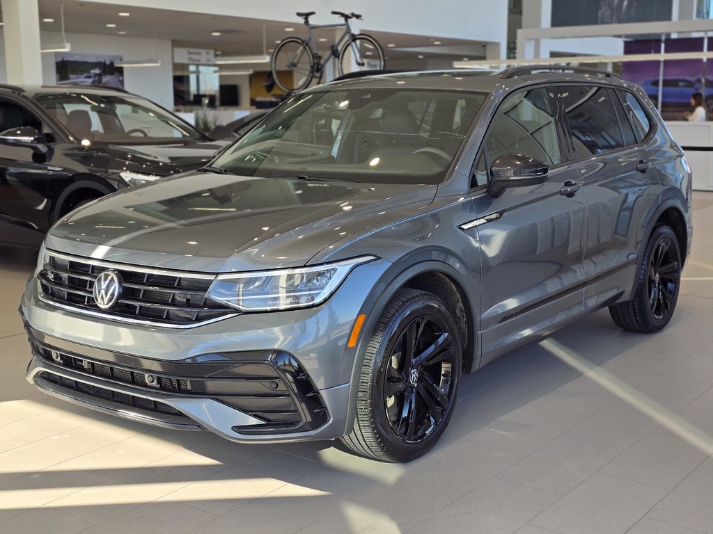 2023  Tiguan Comfortline R-Line Black Edition PANO | CARPLAY in Laval, Quebec - 4 - w1024h768px