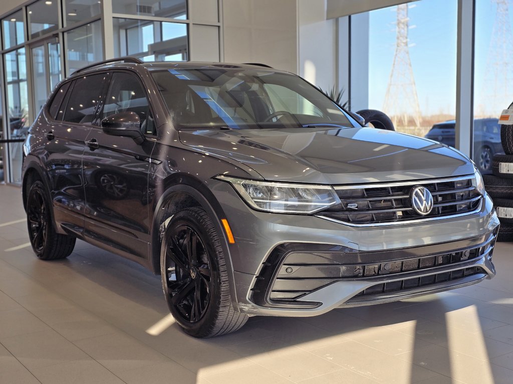 2023  Tiguan Comfortline R-Line Black Edition PANO | CARPLAY in Laval, Quebec - 1 - w1024h768px