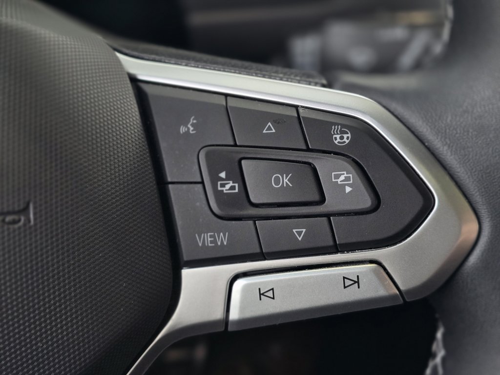 2023 Volkswagen Tiguan Comfortline R-LINE | BLACK PACK | TOIT PANO | CUIR in Laval, Quebec - 15 - w1024h768px