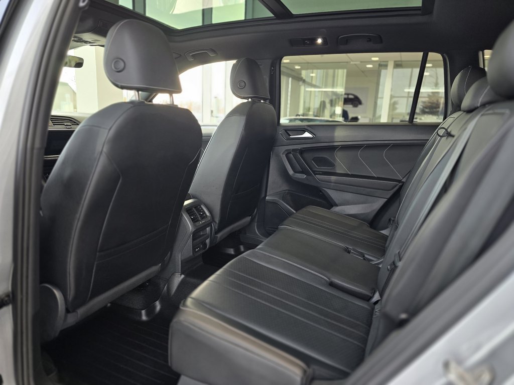 2023 Volkswagen Tiguan Comfortline R-LINE | BLACK PACK | TOIT PANO | CUIR in Laval, Quebec - 10 - w1024h768px