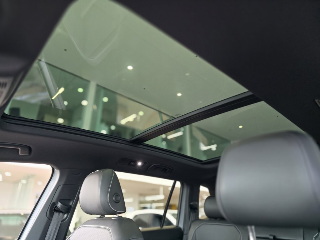 2023 Volkswagen Tiguan Comfortline R-LINE | BLACK PACK | TOIT PANO | CUIR in Laval, Quebec - 19 - w1024h768px