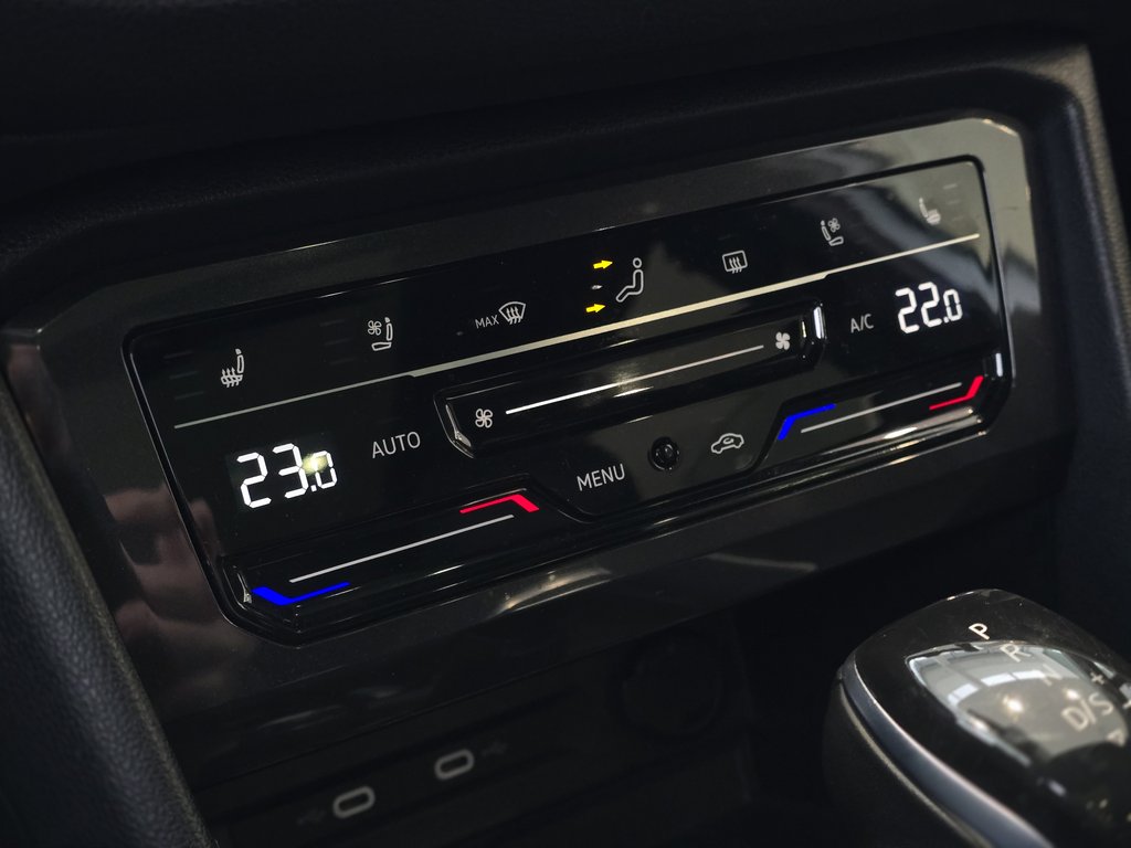 2023 Volkswagen Tiguan Highline R-Line TOIT PANO | CUIR | NAV | CARPLAY in Laval, Quebec - 18 - w1024h768px