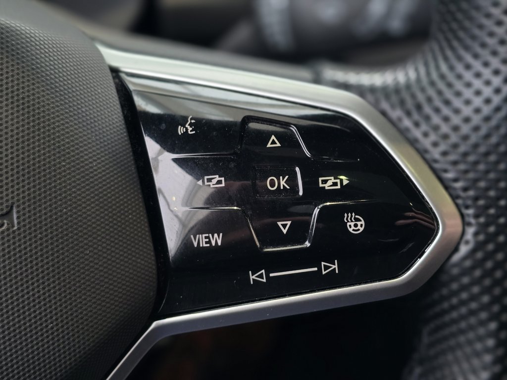 2023 Volkswagen Tiguan Highline R-Line TOIT PANO | CUIR | NAV | CARPLAY in Laval, Quebec - 14 - w1024h768px