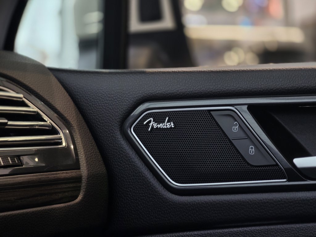 2023 Volkswagen Tiguan Highline R-Line TOIT PANO | CUIR | NAV | CARPLAY in Laval, Quebec - 20 - w1024h768px