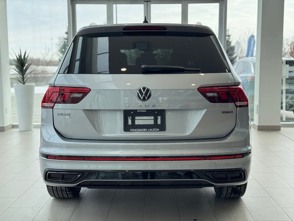 2023 Volkswagen Tiguan Comfortline R-Line Black Edition DÉMARREUR | PANO in Laval, Quebec - 7 - w1024h768px