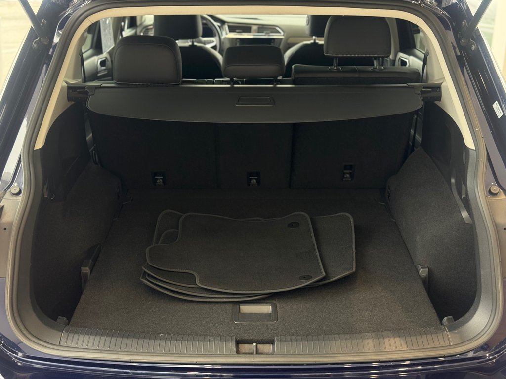 2023 Volkswagen Tiguan Comfortline TOIT PANO | CUIR | CARPLAY | AWD | +++ in Laval, Quebec - 9 - w1024h768px