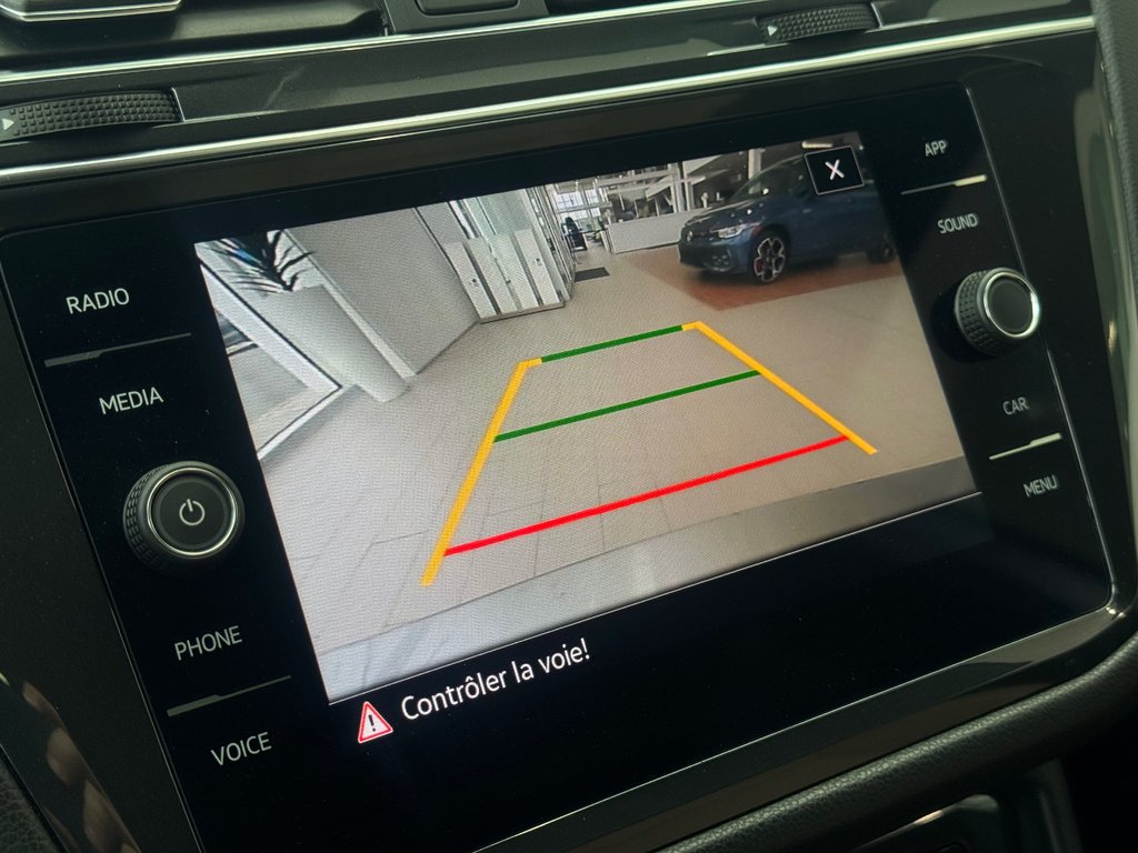 2023 Volkswagen Tiguan Comfortline R-Line Black Edition DÉMARREUR | PANO in Laval, Quebec - 18 - w1024h768px