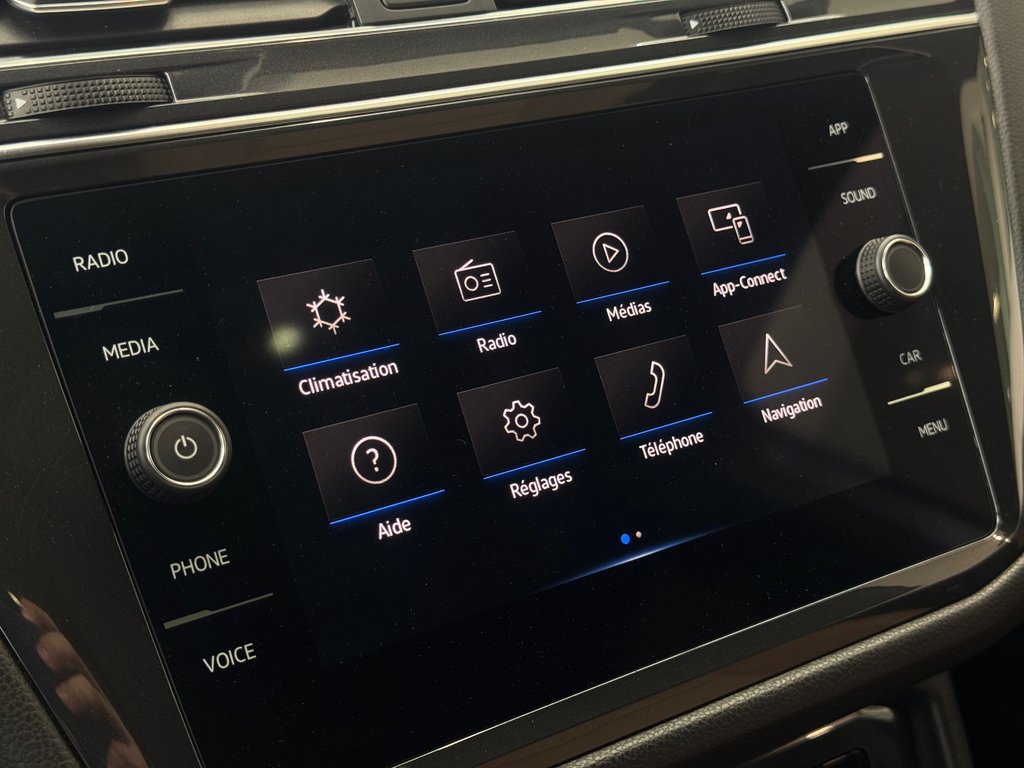 2023 Volkswagen Tiguan Comfortline R-Line Black Edition DÉMARREUR | PANO in Laval, Quebec - 17 - w1024h768px