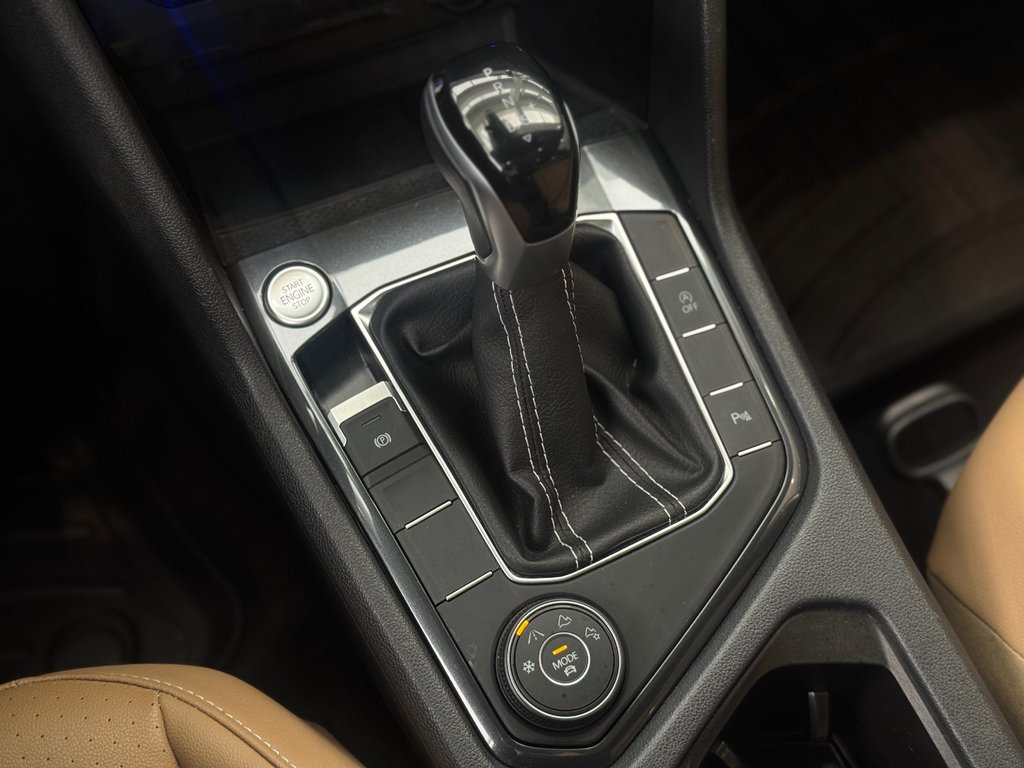 2023 Volkswagen Tiguan Comfortline R-Line Black Edition DÉMARREUR | PANO in Laval, Quebec - 15 - w1024h768px