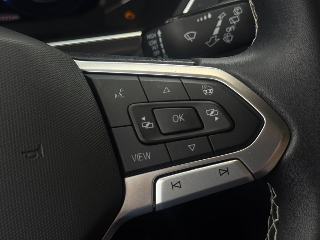 Volkswagen Tiguan Comfortline R-Line Black Edition DÉMARREUR | TOIT PANO +++ 2023 à Laval, Québec - 14 - w1024h768px