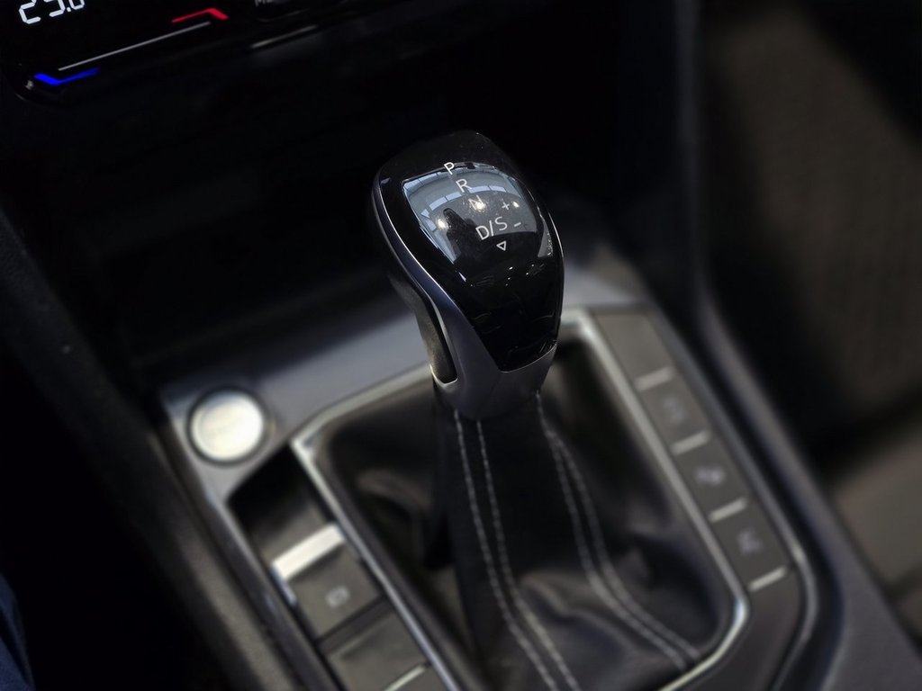 Volkswagen Tiguan Highline R-Line TOIT PANO | CUIR | NAV | CARPLAY +++ 2023 à Laval, Québec - 17 - w1024h768px
