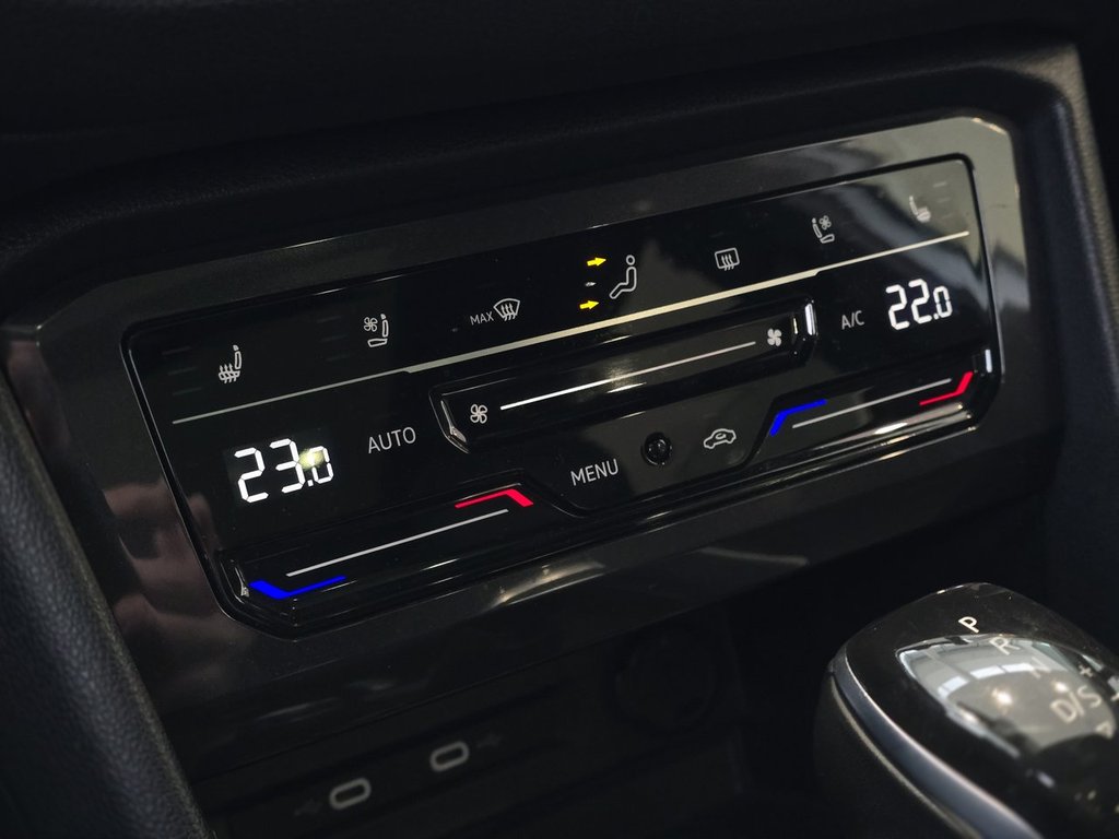 Volkswagen Tiguan Highline R-Line TOIT PANO | CUIR | NAV | CARPLAY +++ 2023 à Laval, Québec - 18 - w1024h768px