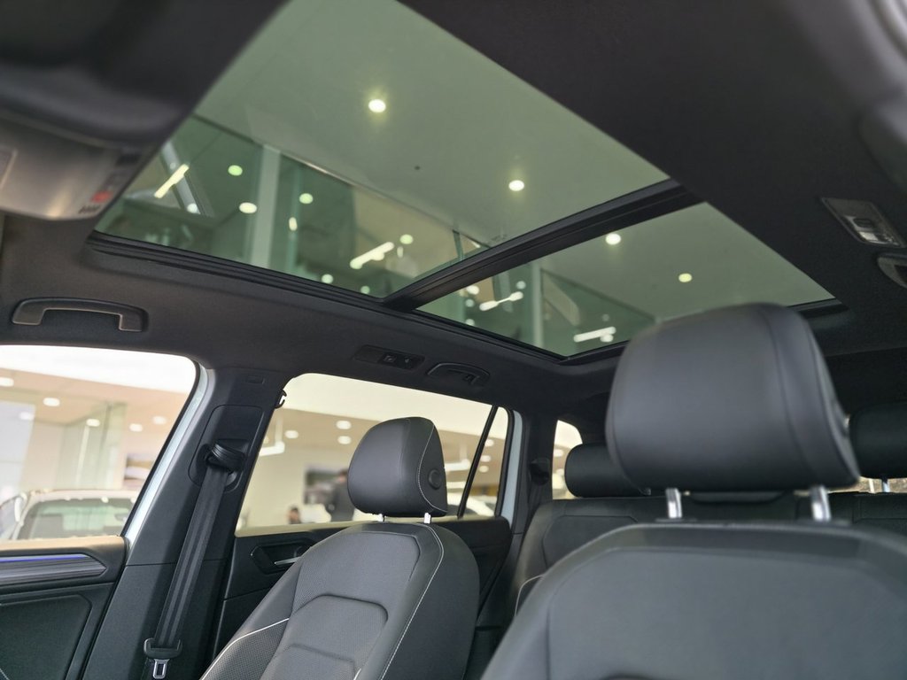 Volkswagen Tiguan Highline R-Line TOIT PANO | CUIR | NAV | CARPLAY +++ 2023 à Laval, Québec - 21 - w1024h768px