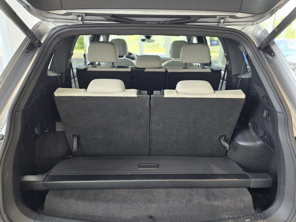 Volkswagen Tiguan Highline R-Line 7 PASSAGERS | NAV | PANO | CUIR 2024 à Laval, Québec - 9 - w1024h768px
