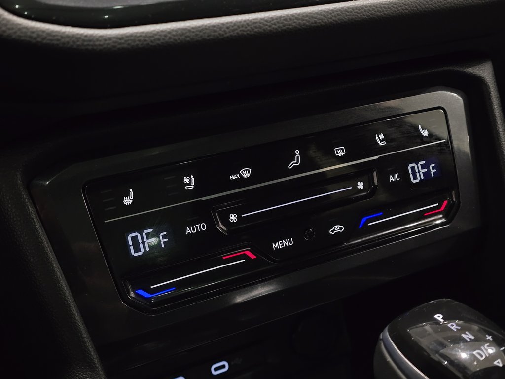 Volkswagen Tiguan Highline R-Line | DÉMARREUR | NAV | PANO | CUIR 2024 à Laval, Québec - 17 - w1024h768px