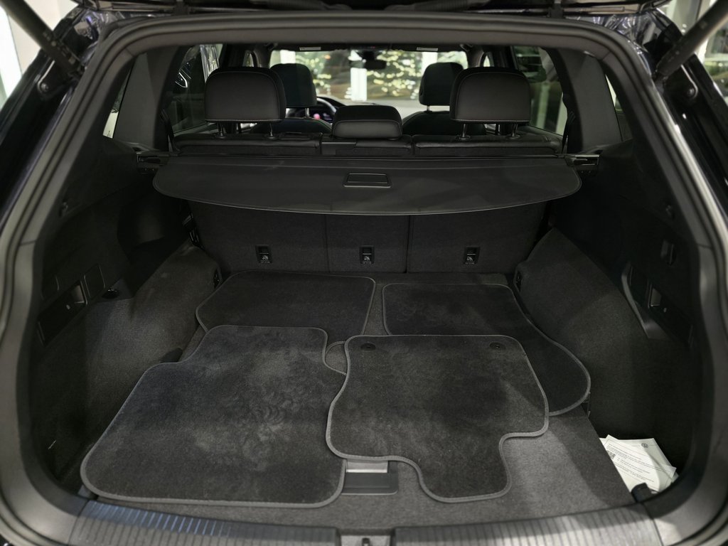 Volkswagen Tiguan Highline R-Line | DÉMARREUR | NAV | PANO | CUIR 2024 à Laval, Québec - 9 - w1024h768px