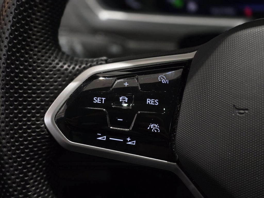 Volkswagen Tiguan Highline R-Line | DÉMARREUR | NAV | PANO | CUIR 2024 à Laval, Québec - 14 - w1024h768px