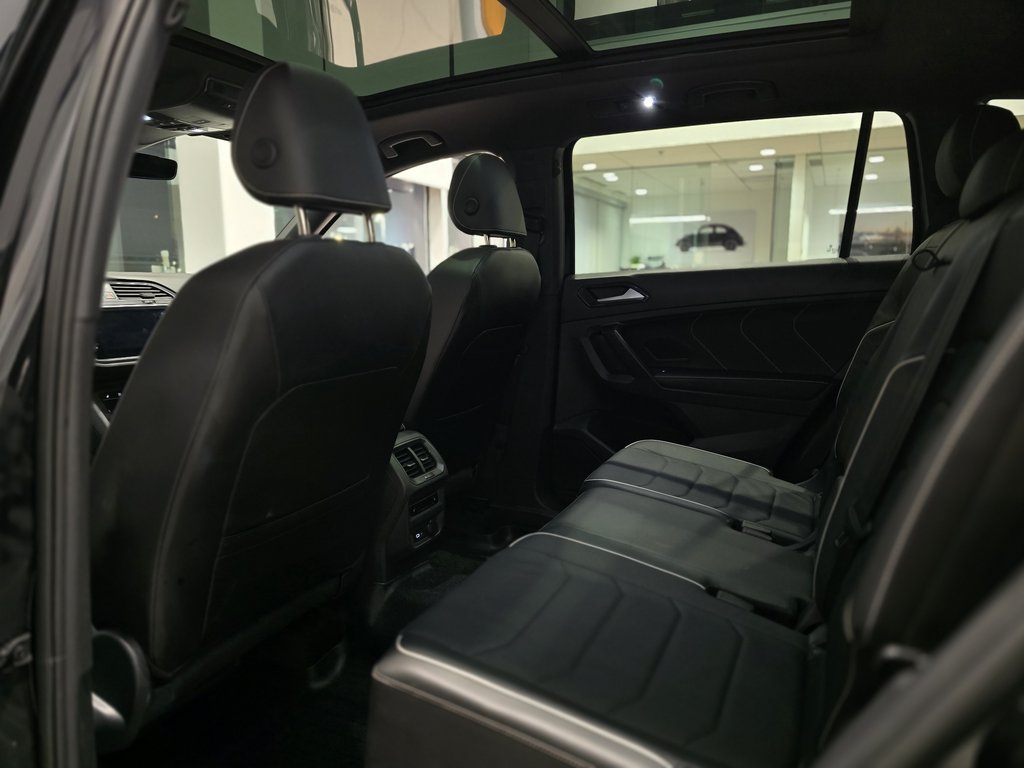 Volkswagen Tiguan Highline R-Line | DÉMARREUR | NAV | PANO | CUIR 2024 à Laval, Québec - 10 - w1024h768px