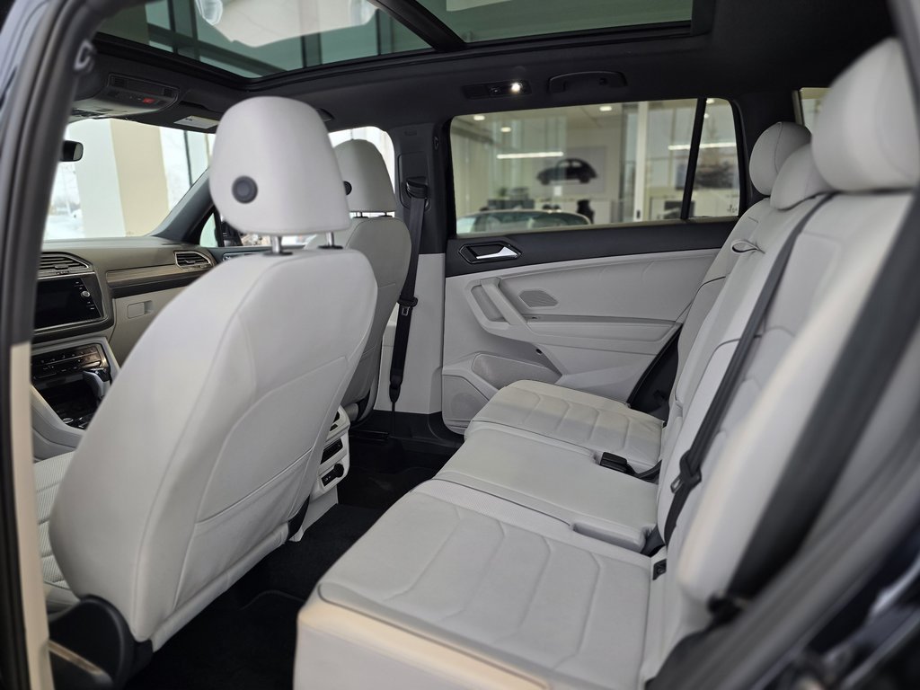 2024 Volkswagen Tiguan Highline R-Line BAS KM | DÉMARREUR | NAV | PANO | in Laval, Quebec - 10 - w1024h768px