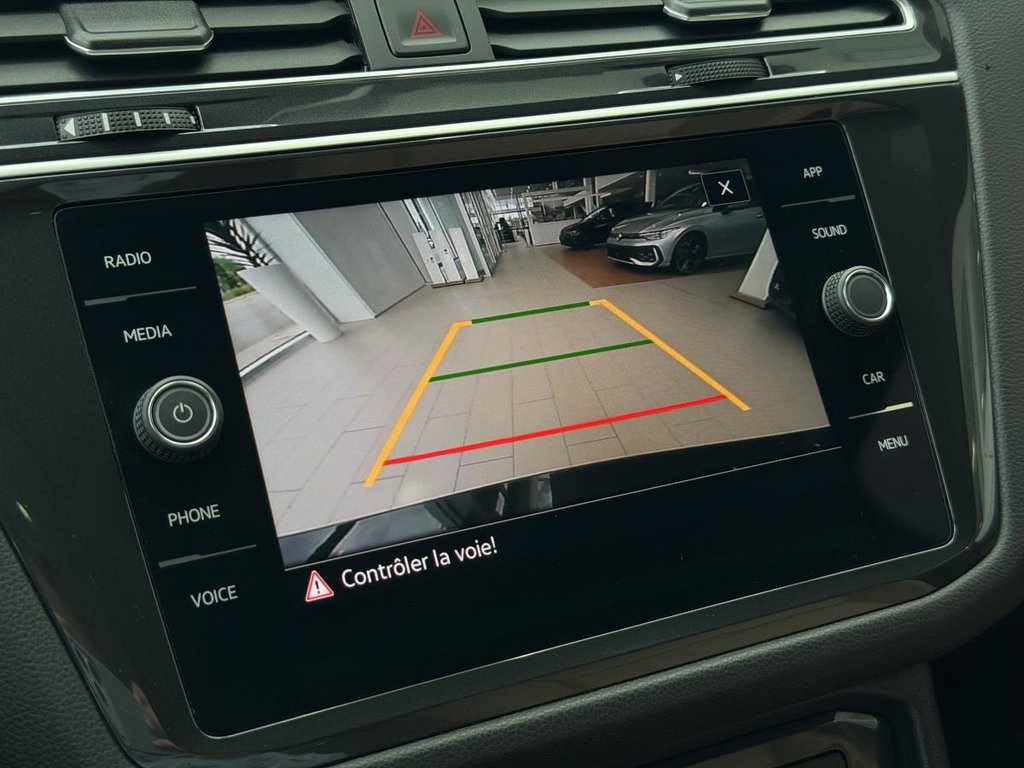 Volkswagen Tiguan Comfortline R-Line Black Edition 4MOTION | DÉMARREUR | TOIT PANO +++ 2024 à Laval, Québec - 19 - w1024h768px