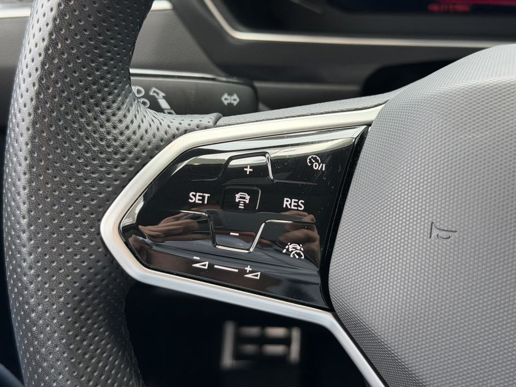 Volkswagen Tiguan Comfortline R-Line Black Edition 4MOTION | DÉMARREUR | TOIT PANO +++ 2024 à Laval, Québec - 14 - w1024h768px