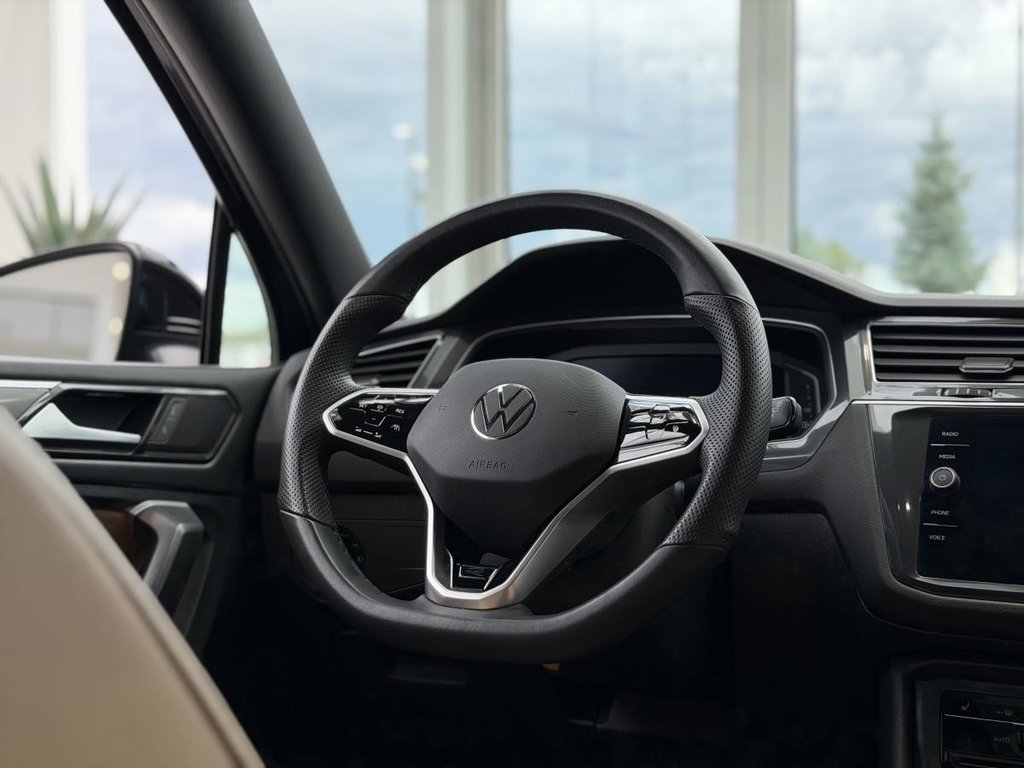 Volkswagen Tiguan Comfortline R-Line Black Edition 4MOTION | DÉMARREUR | TOIT PANO +++ 2024 à Laval, Québec - 12 - w1024h768px