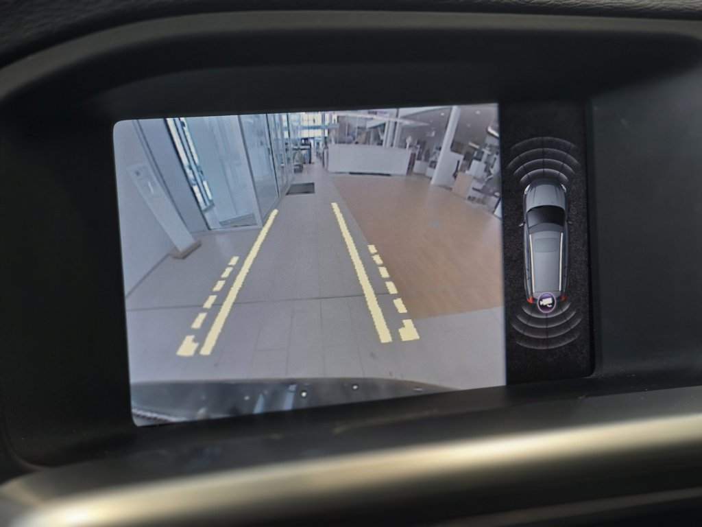 2015 Volvo V60 T6 R-Design | TRÈS RARE | 325HP | 8 ROUES | +++ in Laval, Quebec - 17 - w1024h768px