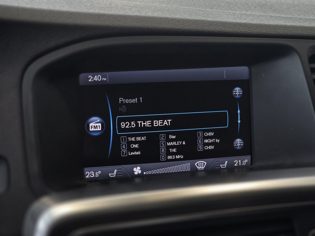 2015 Volvo V60 T6 R-Design | TRÈS RARE | 325HP | 8 ROUES | +++ in Laval, Quebec - 16 - w1024h768px