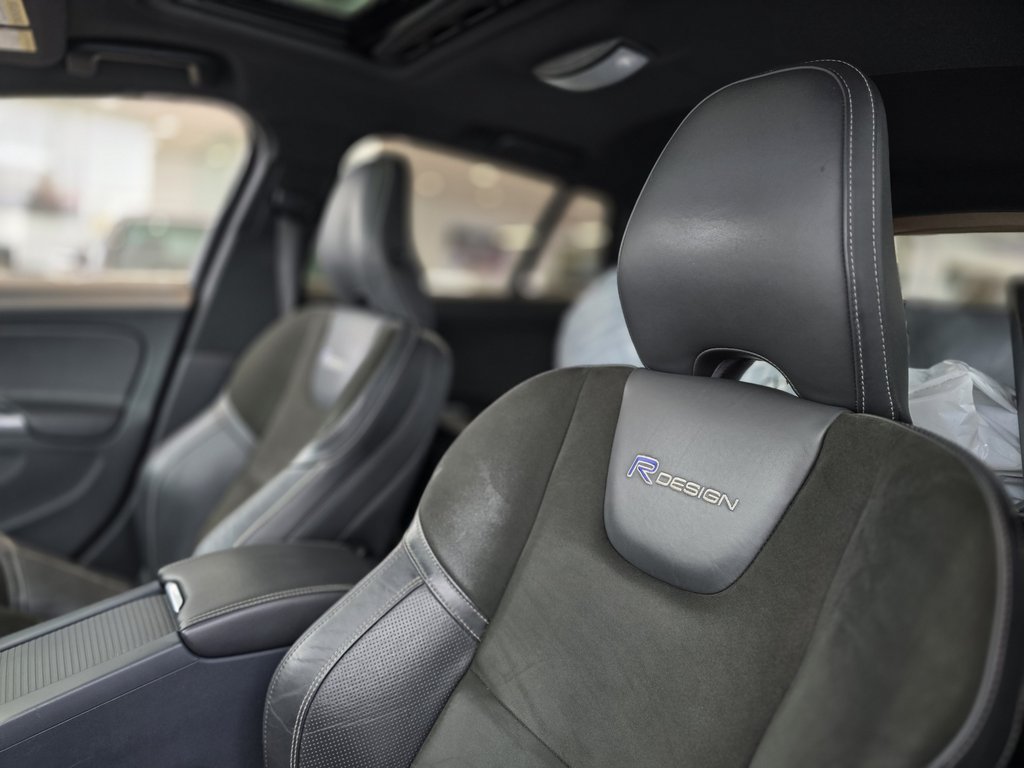 2015 Volvo V60 T6 R-Design | TRÈS RARE | 325HP | 8 ROUES | +++ in Laval, Quebec - 18 - w1024h768px