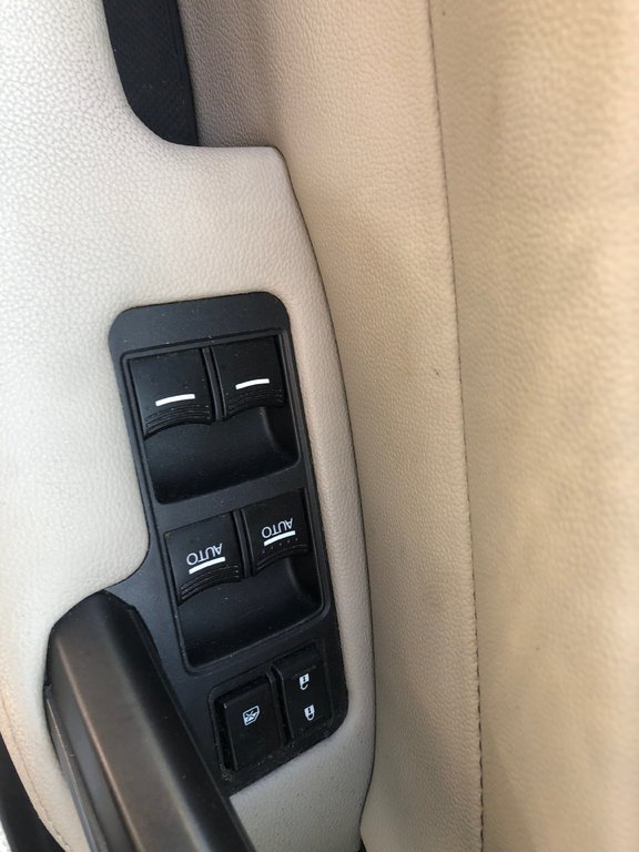 2009 Acura TL SH-AWD - sunroof, power seats, a/c, xm radio in Kentville, Nova Scotia - 7 - w1024h768px