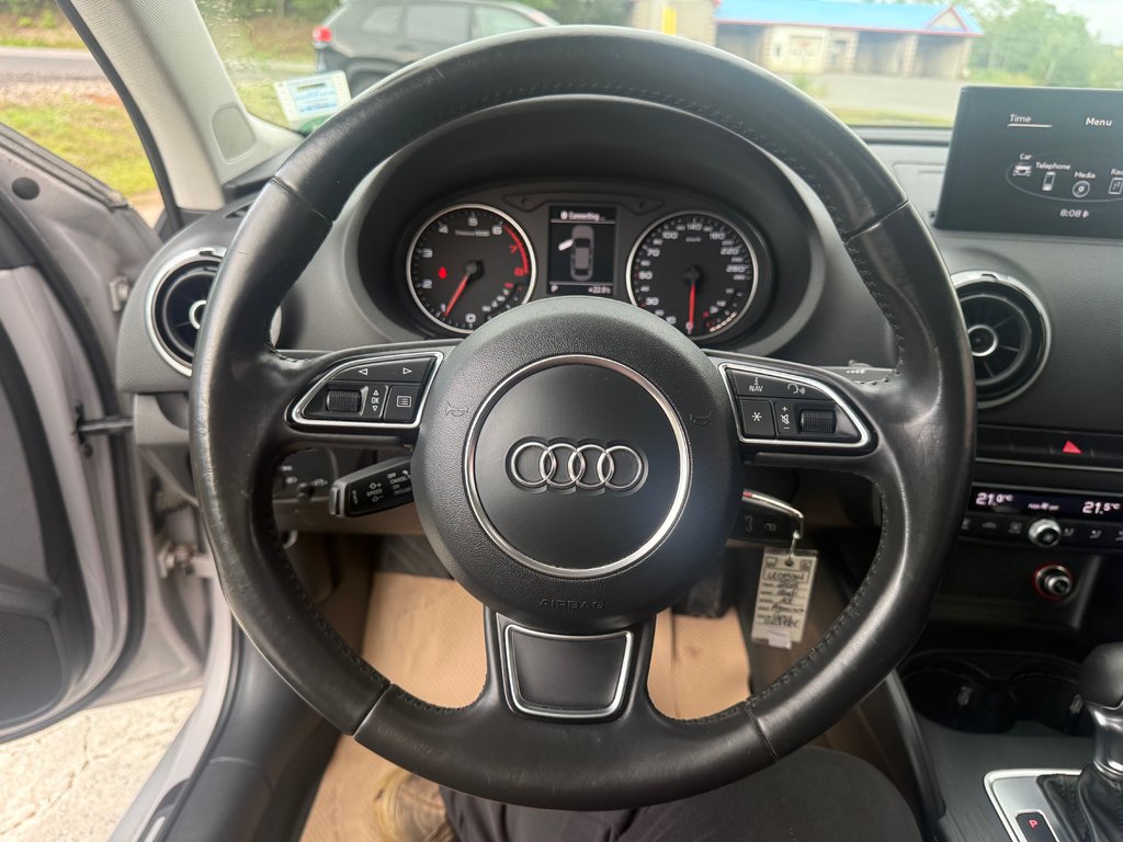 2015 Audi A3 2.0T Progressiv, keyless entry, Cruise control, BT in Kentville, Nova Scotia - 10 - w1024h768px