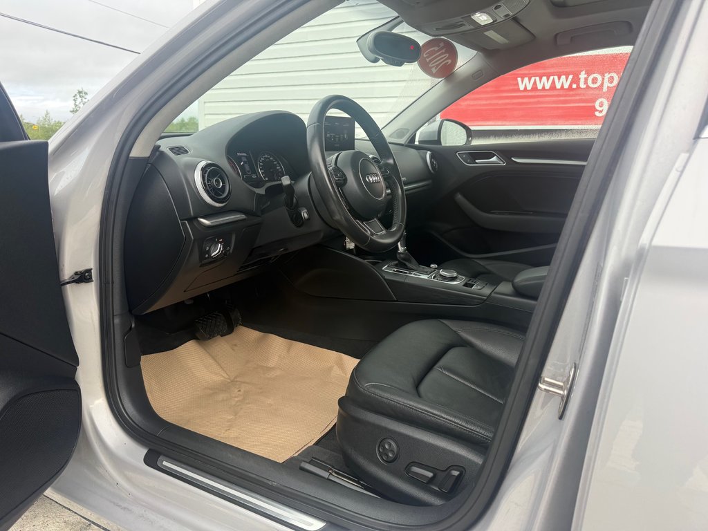2015 Audi A3 2.0T Progressiv, keyless entry, Cruise control, BT in Kentville, Nova Scotia - 9 - w1024h768px