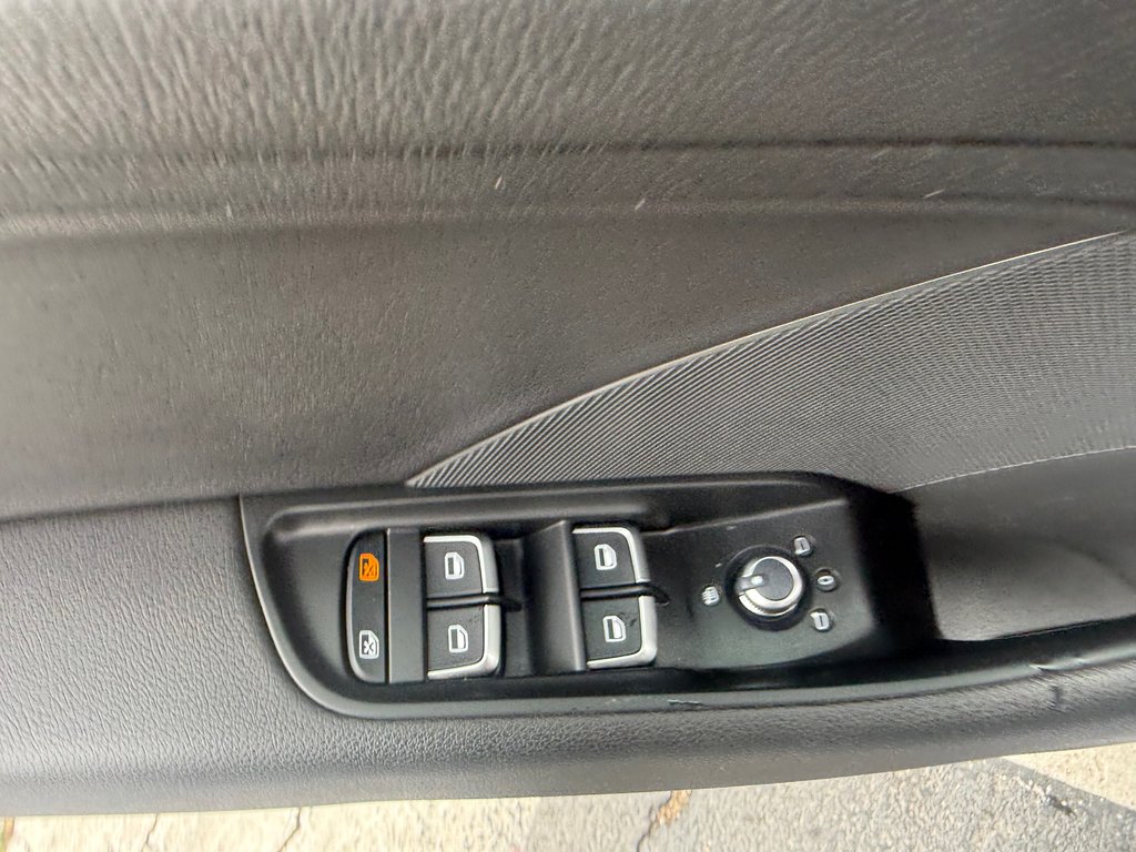 2015 Audi A3 2.0T Progressiv, keyless entry, Cruise control, BT in Kentville, Nova Scotia - 8 - w1024h768px