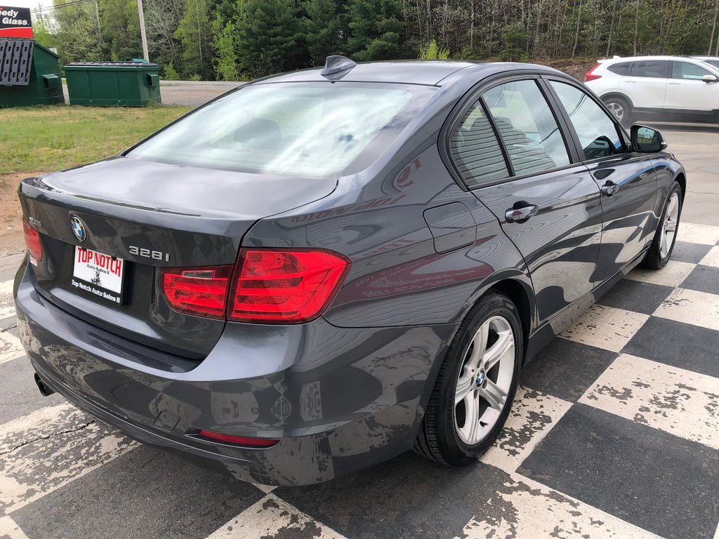2013 BMW 328i xDrive Xdrive - sunroof, power memory seats, a/c, cruise in COLDBROOK, Nova Scotia - 4 - w1024h768px