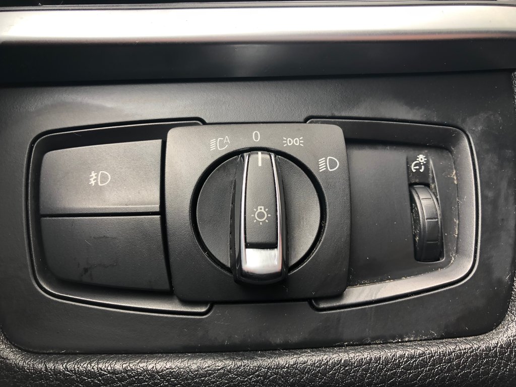 2013 BMW 328i xDrive Xdrive - sunroof, power memory seats, a/c, cruise in COLDBROOK, Nova Scotia - 8 - w1024h768px