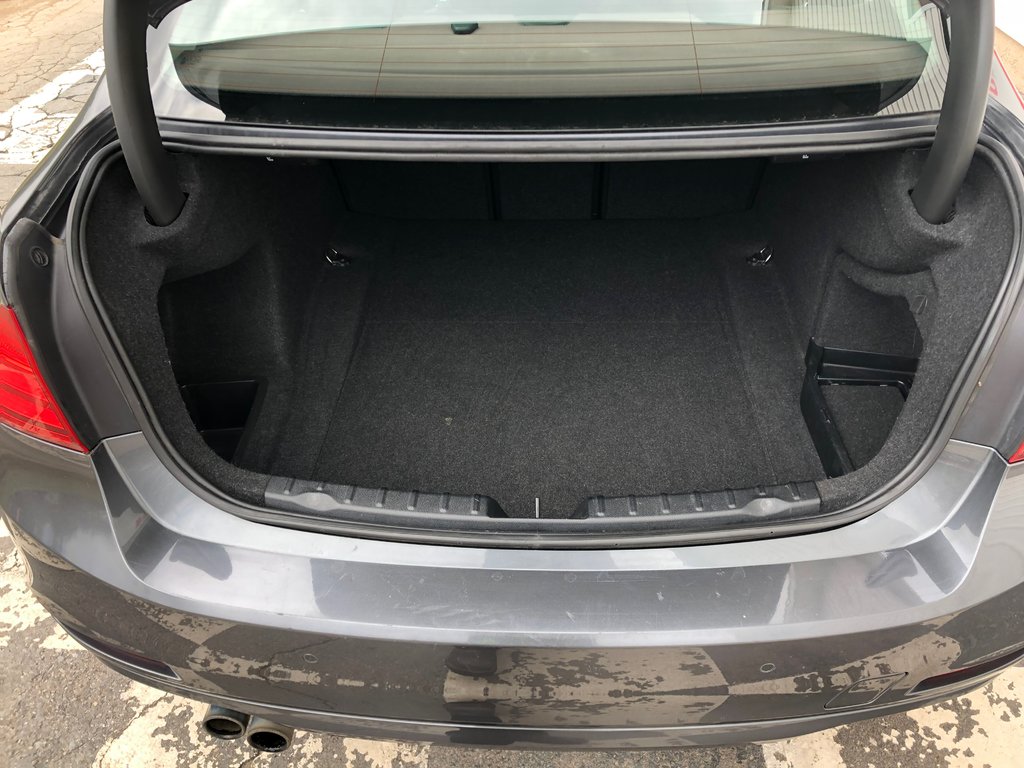 2013 BMW 328i xDrive Xdrive - sunroof, power memory seats, a/c, cruise in COLDBROOK, Nova Scotia - 21 - w1024h768px