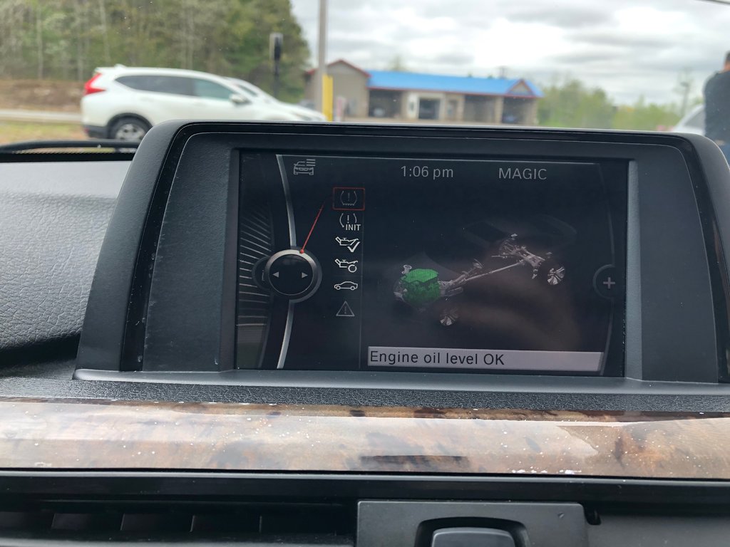 2013 BMW 328i xDrive Xdrive - sunroof, power memory seats, a/c, cruise in COLDBROOK, Nova Scotia - 12 - w1024h768px